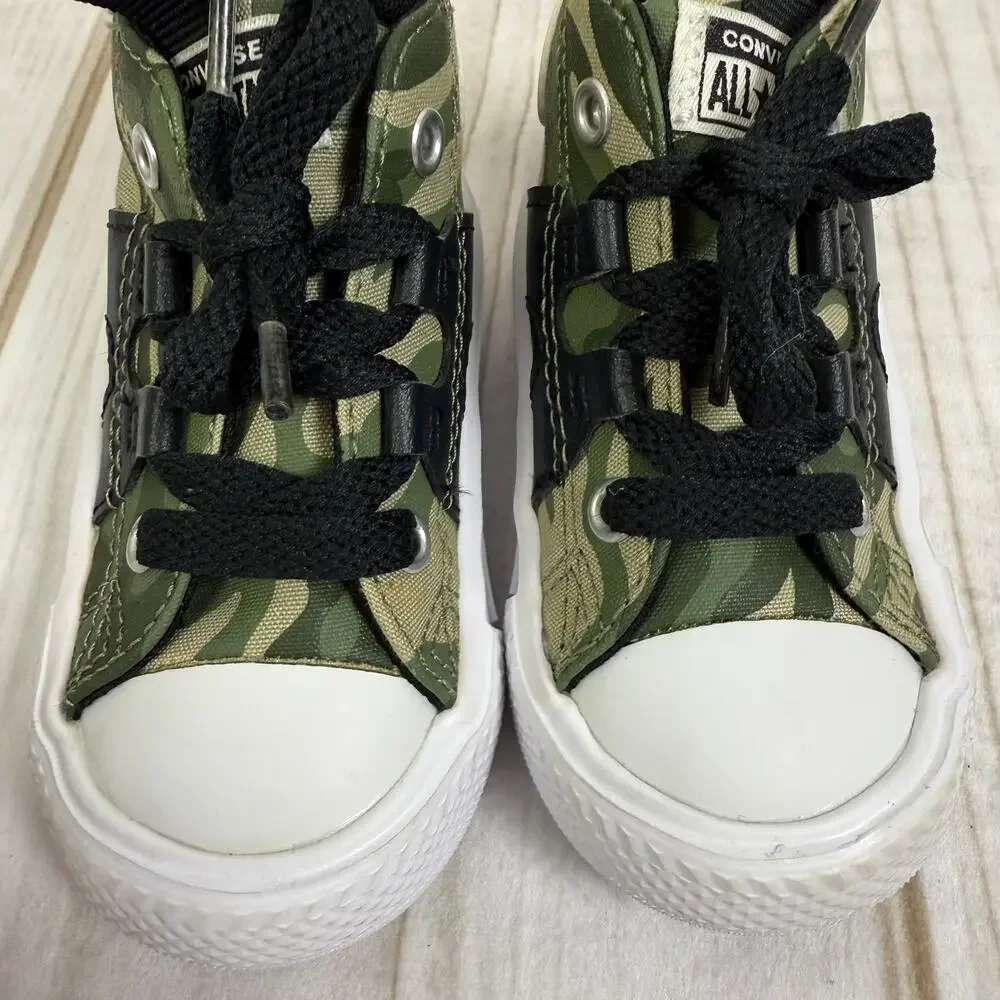 Converse Chuck‎ Taylor All Star Camo Print Ultra High Top Toddler Shoes Size 4